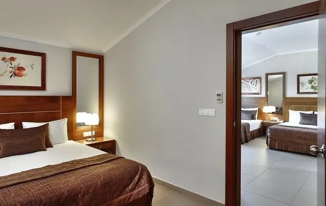 https://imagessl.etstur.com/files/images/hotelImages/TR/209340/l/Sunis-Elita-Beach-Resort---Spa-Oda-267643.jpg