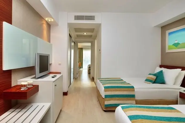 Family Oda, Kısmi Deniz Manzaralı
