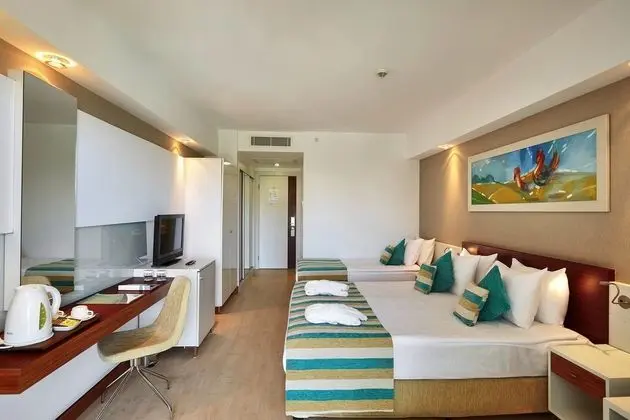 https://imagessl.etstur.com/files/images/hotelImages/TR/55615/l/Sunis-Evren-Beach-Resort-Hotel---Spa-Oda-266971.jpg
