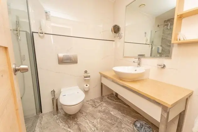 Göl Evi Üst Kat