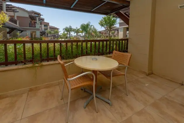 https://images.etstur.com/imgproxy/resize/2560x1440/files/images/hotelImages/etsrooms/353/Sunis_Kumkoy_Beach_Resort_20240924120533_5.jpg