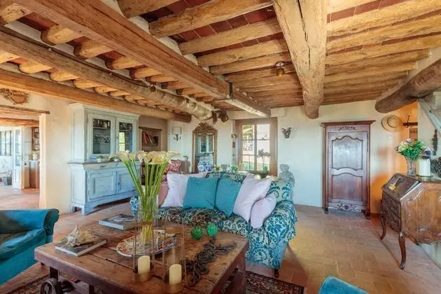 Villa, Sigara İçilebilir