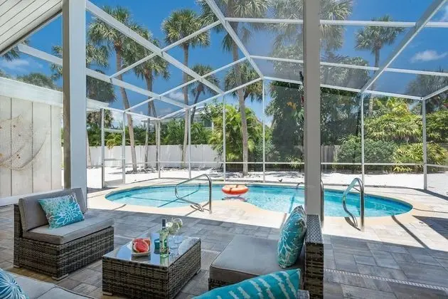 Ev (Sunkissed Pool Home)