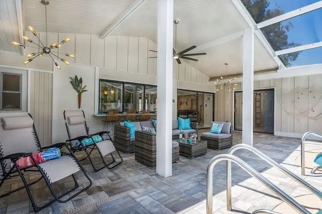 Ev (Sunkissed Pool Home)
