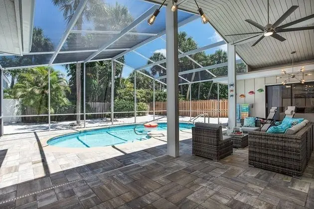 Ev (Sunkissed Pool Home)