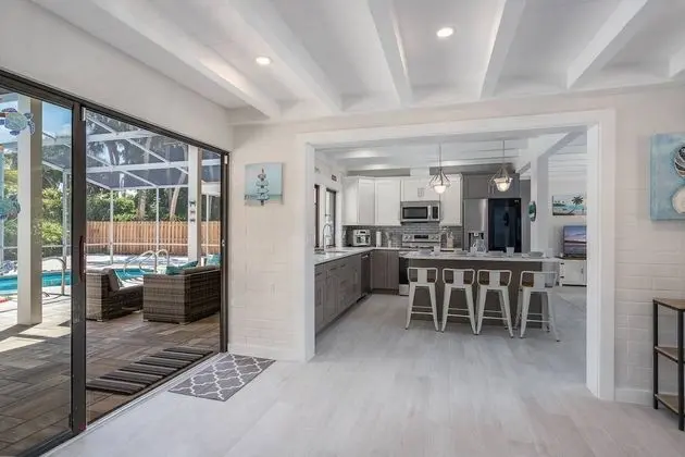 Ev (Sunkissed Pool Home)
