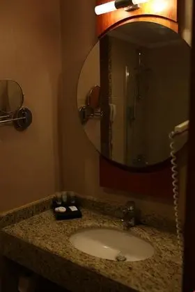 Standart Kara Manzaralı Oda