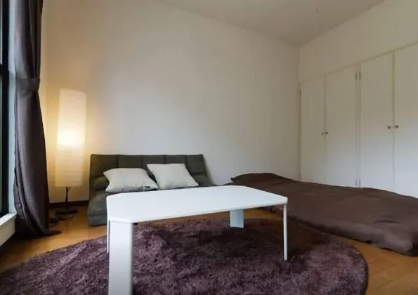 Apart Daire (1 Sofa Bed+4 Japanese Futons)