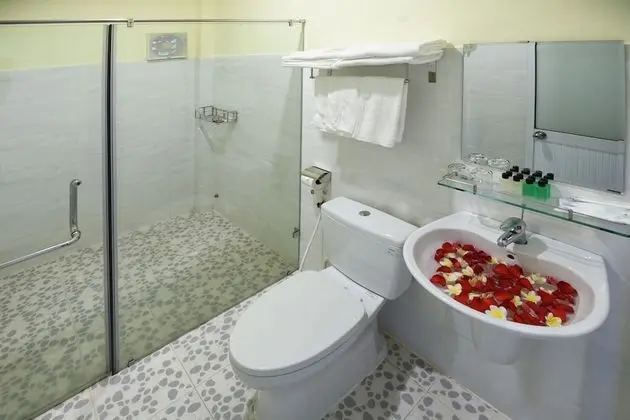 Üç Kişilik Oda, Bahçe Manzaralı