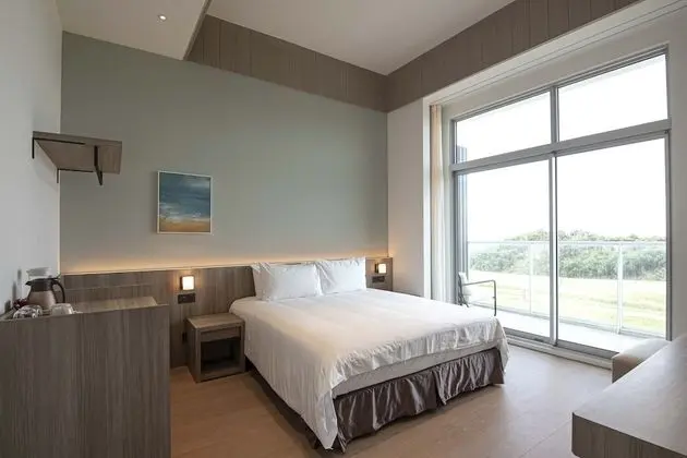 Deluxe Tek Büyük Yataklı Oda, Balkon, Deniz Manzaralı (101.102)