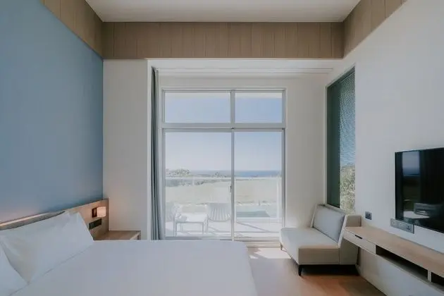 Deluxe Tek Büyük Yataklı Oda, Balkon, Deniz Manzaralı (101.102)