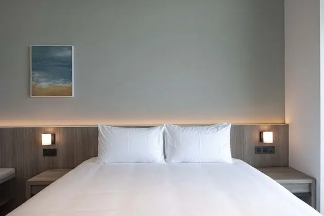 Deluxe Tek Büyük Yataklı Oda, Balkon, Deniz Manzaralı (101.102)