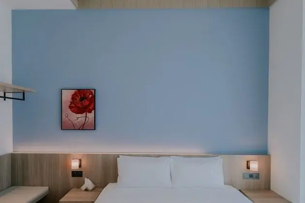Deluxe Tek Büyük Yataklı Oda, Balkon, Deniz Manzaralı (101.102)