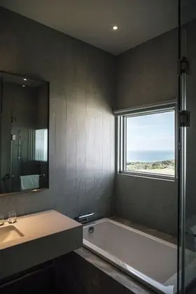Deluxe Tek Büyük Yataklı Oda, Küvet, Deniz Manzaralı (105)