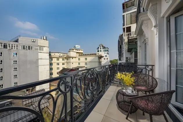 X Executive Terrace (Have 1 Big Terrace or 1 Terrace and 1 Small Balcony)