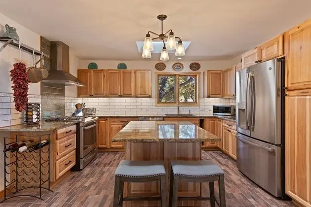Ev (Sunlit Pines - Tucked in the Trees, P)
