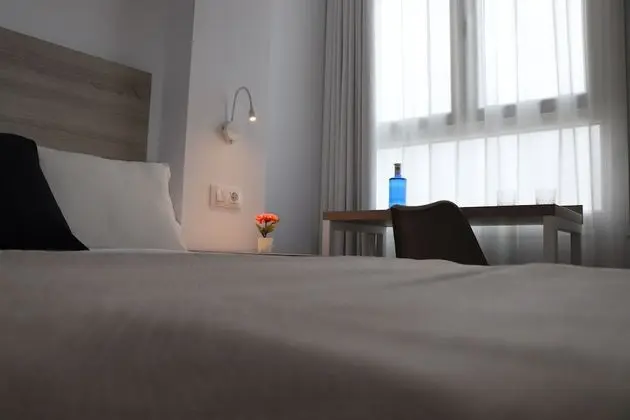 Basic Tek Büyük veya İki Ayrı Yataklı Oda