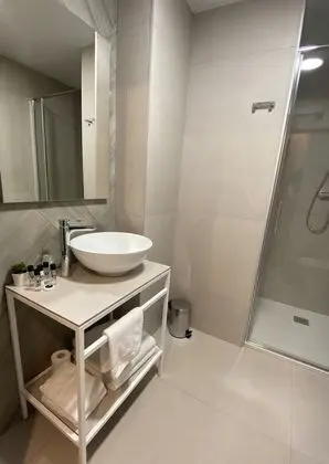Basic Tek Büyük veya İki Ayrı Yataklı Oda