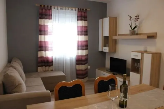 Apart Daire (Sunny - 50 m from sea - A2(4+1))