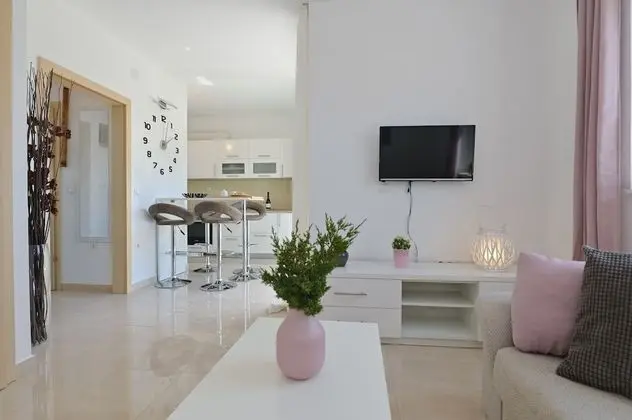 Deluxe Apart Daire, 2 Yatak Odası, Kişiye Özel Havuzlu, Deniz Manzaralı