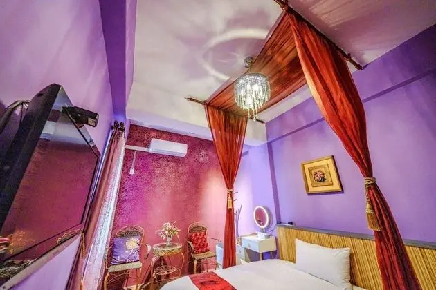 Romantic Tek Büyük Yataklı Oda
