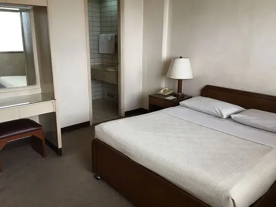 Corner Suite