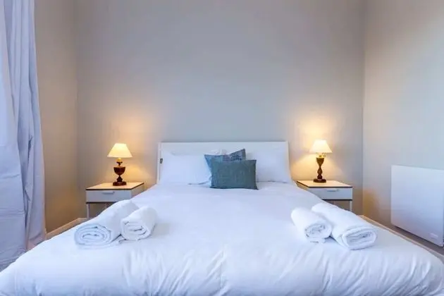 Ev (2 Bedrooms)