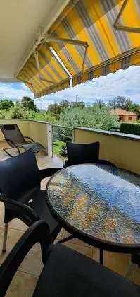 Apart Daire, Balkon, Havuz Manzaralı