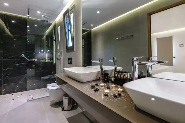 Deluxe Üç Kişilik Oda
