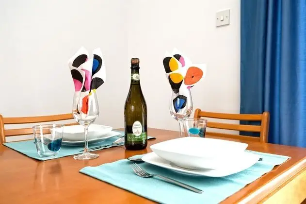 Odada yemek servisi