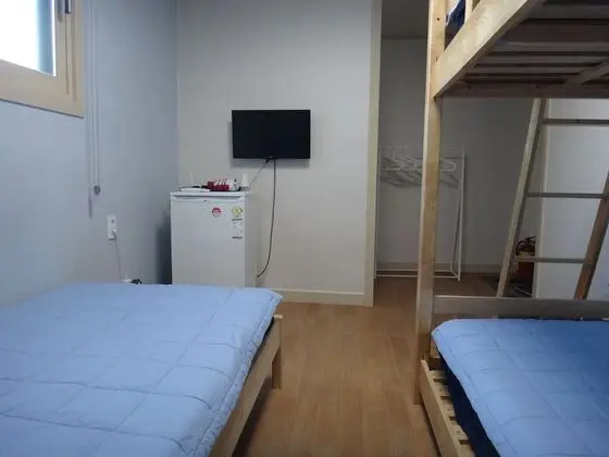 Üç Kişilik Oda