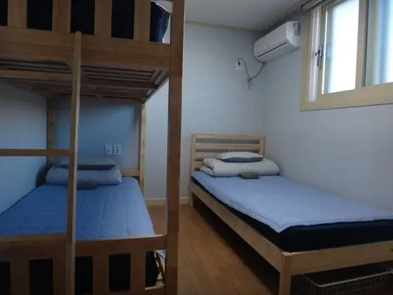 Üç Kişilik Oda