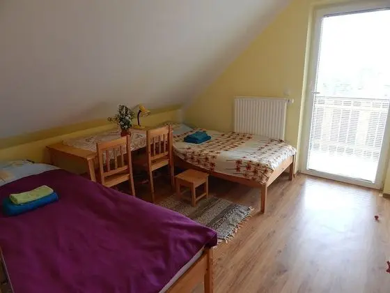 İki Ayrı Yataklı Oda, Ortak Banyo (2)