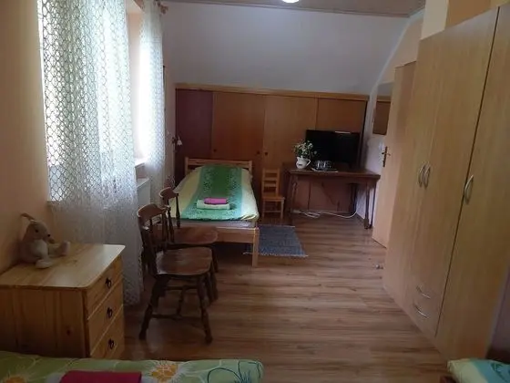 Üç Kişilik Oda, Ortak Banyo