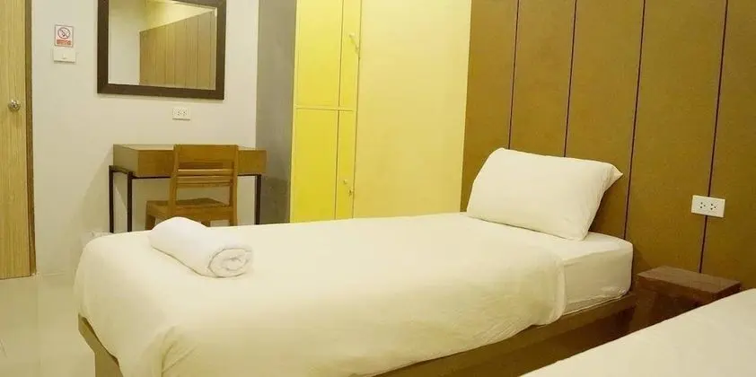 Standard Twin-Air Con with Shared Bathroom
