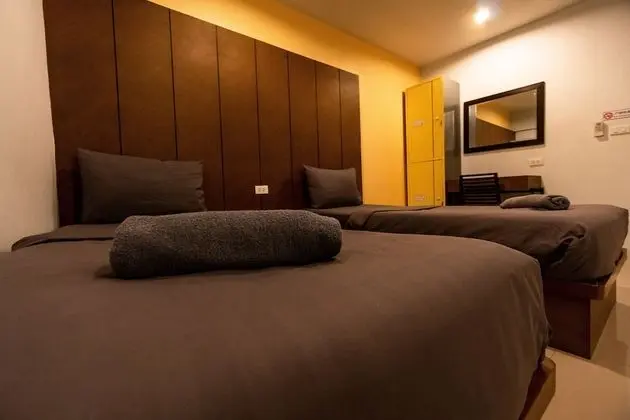 Standard Twin-Air Con with Shared Bathroom