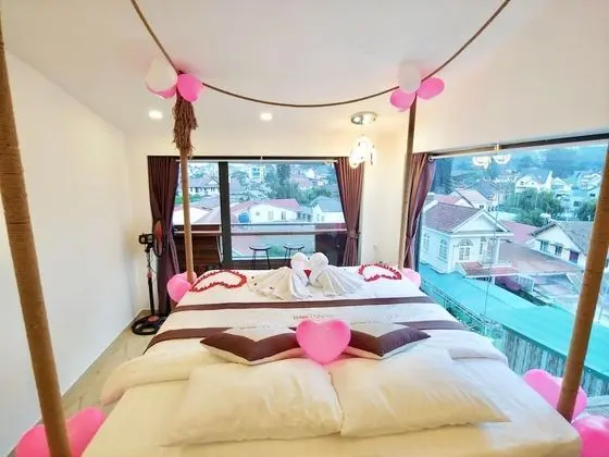 Deluxe Tek Büyük Yataklı Oda