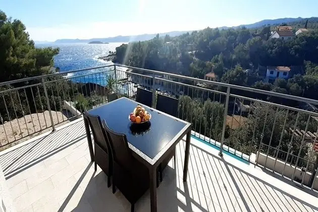 Apart Daire (Sunny Hvar 2 - with pool - A4(2+2))