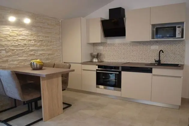 Apart Daire (Sunny Hvar 2 - with pool - A4(2+2))