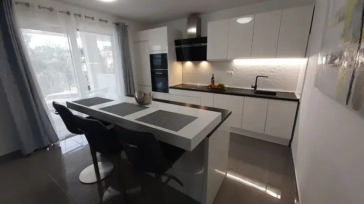 Apart Daire (Sunny Hvar - with pool - A2(4+1))