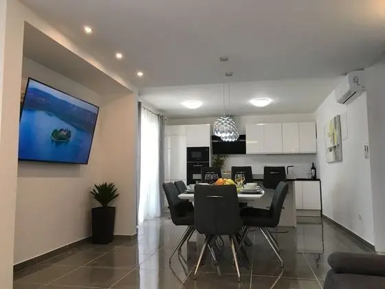 Apart Daire (Sunny Hvar - with pool - A2(4+1))