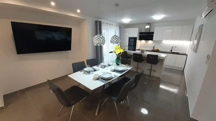 Apart Daire (Sunny Hvar - with pool - A2(4+1))