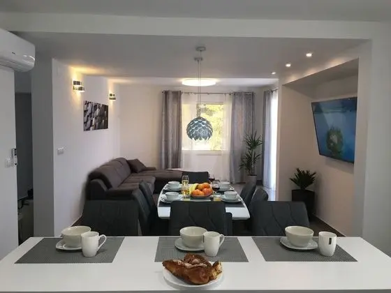 Apart Daire (Sunny Hvar - with pool - A2(4+1))