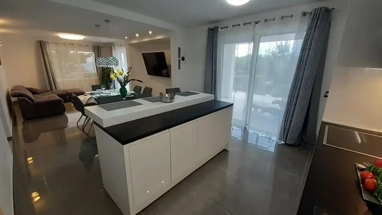 Apart Daire (Sunny Hvar - with pool - A2(4+1))