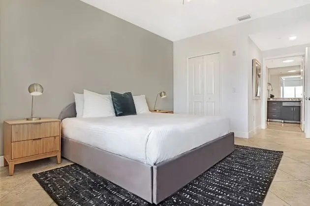 3 Bed 2 Bath Apartment