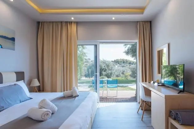 Junior Stüdyo Süit, 1 En Büyük (King) Boy Yatak, Havuz Manzaralı (Adults Only)