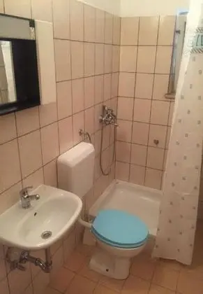 Apart Daire (Sunny  - sea side terrace & parking -)