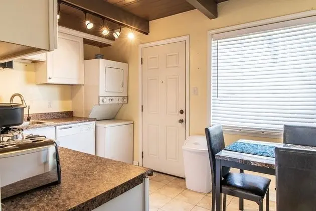 Apart Daire (Sunny Two Bed in Richmond)