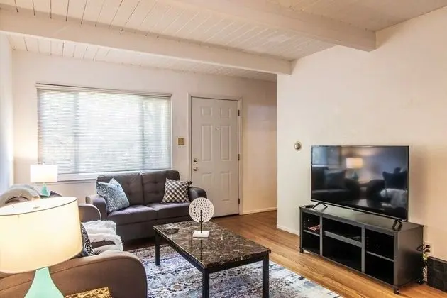 Apart Daire (Sunny Two Bed in Richmond)