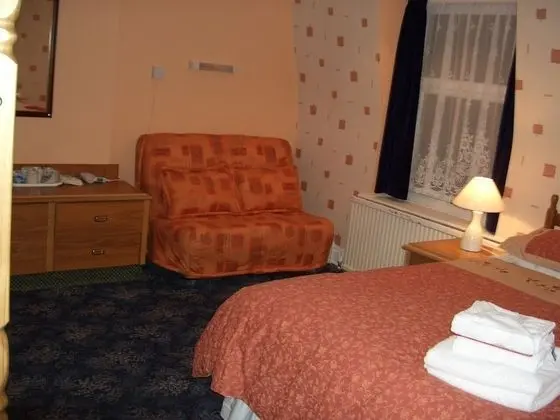 Süit, Banyolu/Duşlu ( Double Bed & Single Bed)